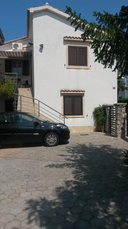 Apartmani Bozic-Omisalj Omišalj Exterior foto